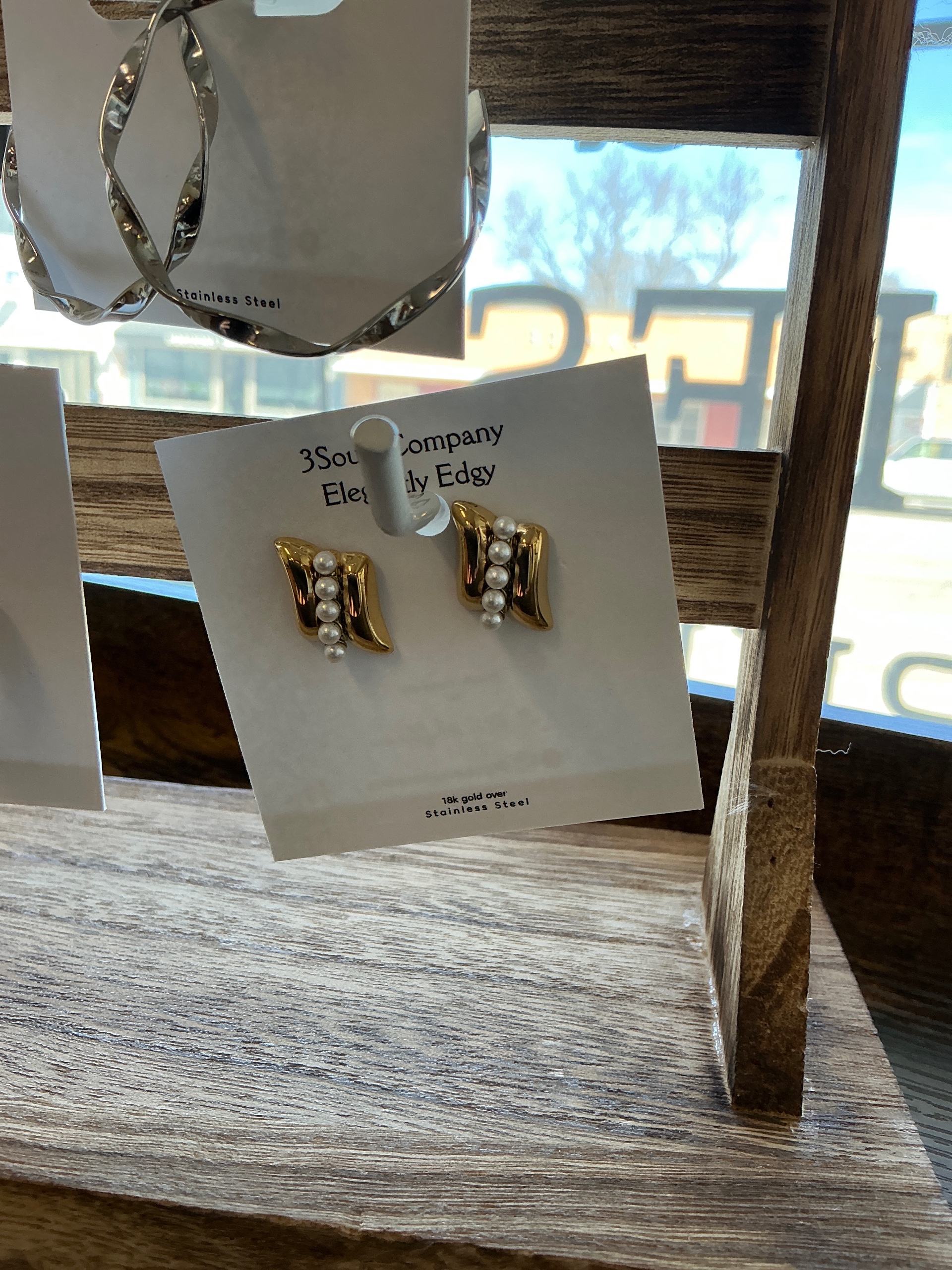 Hazel Pearl Earrings